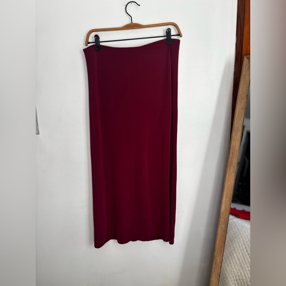 ARITZIA WILFRED | VESPA skirt in wine | size large - Picture 3 of 5